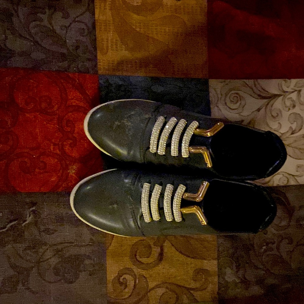 Shiny shoes by midnight velvet size 7m